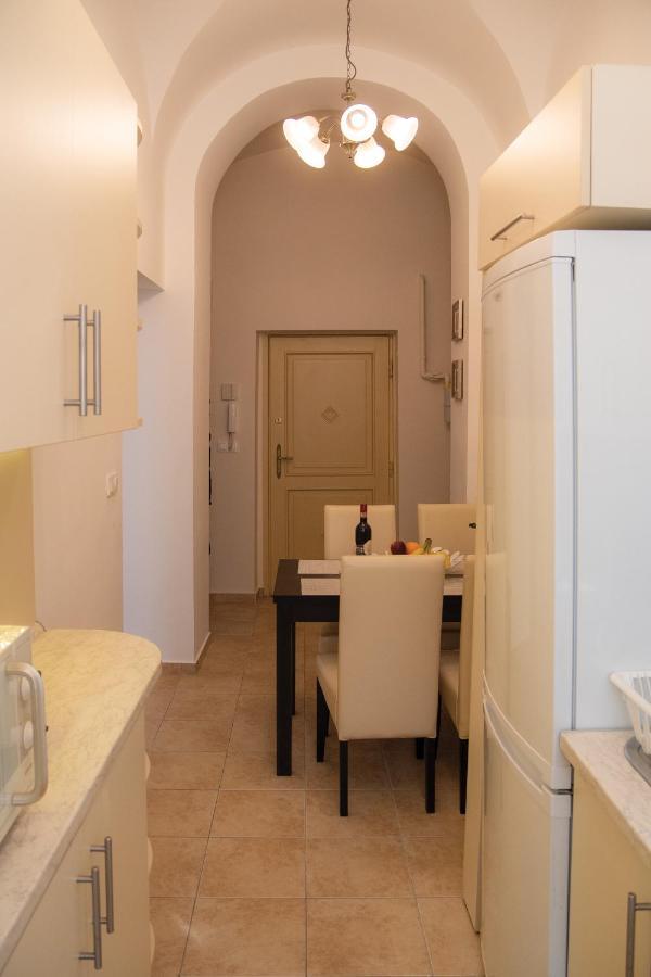 Theatroom Apartman Eğri Dış mekan fotoğraf