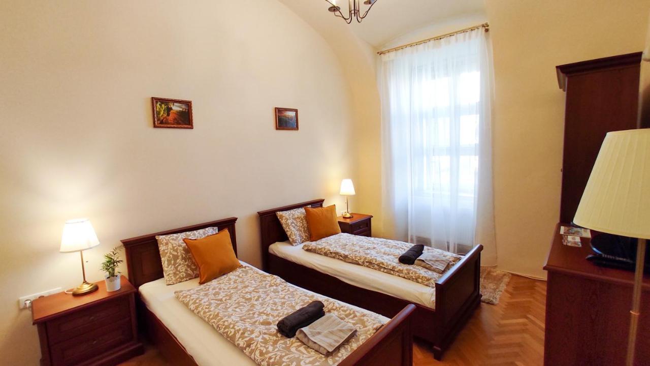 Theatroom Apartman Eğri Dış mekan fotoğraf