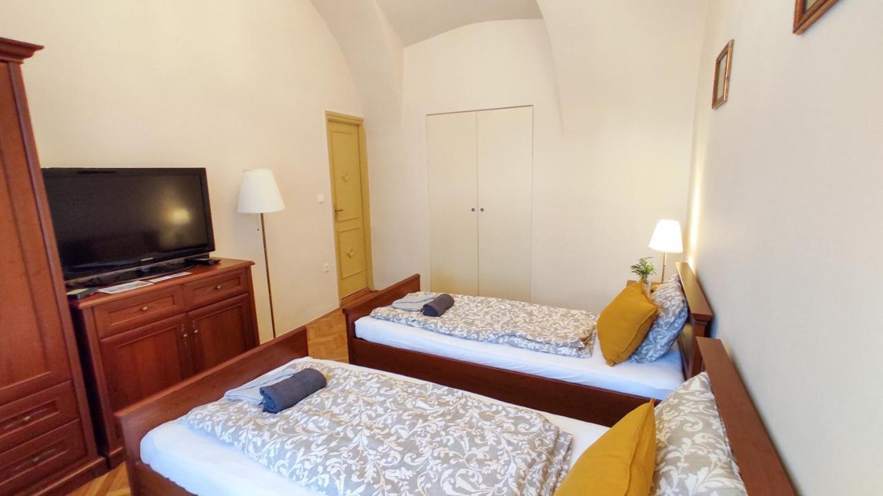 Theatroom Apartman Eğri Dış mekan fotoğraf