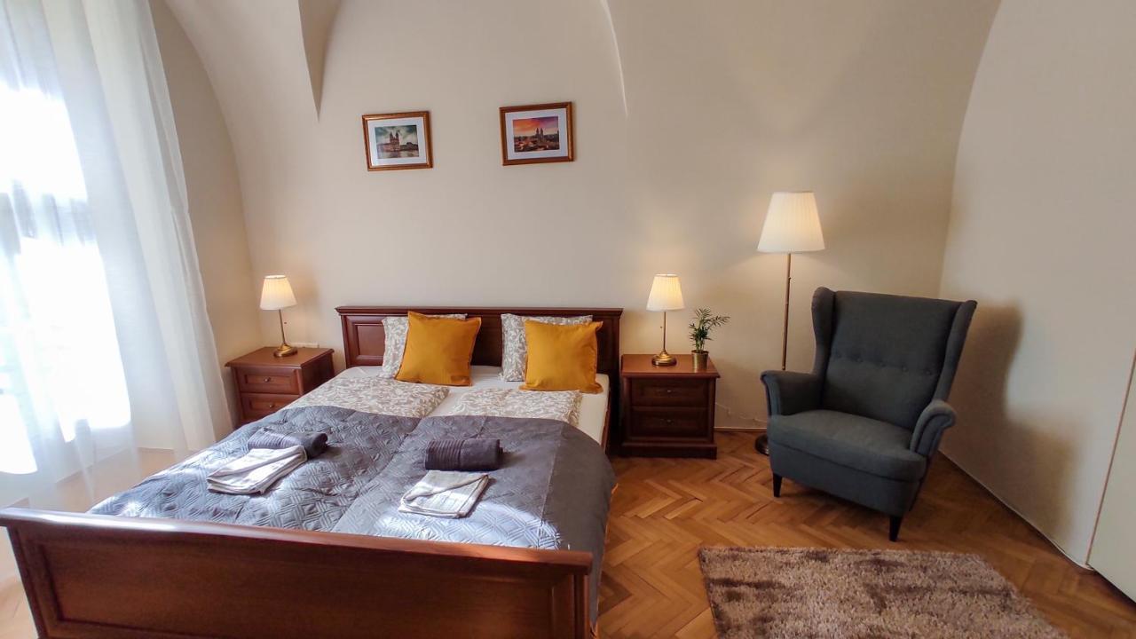 Theatroom Apartman Eğri Dış mekan fotoğraf